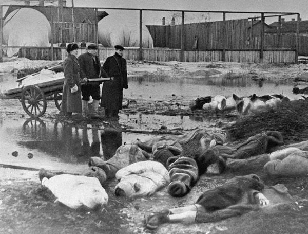 Ofiary oblężenia Leningradu (fot. Boris Kudoyarov, lic. CC-BY-SA 3.0)