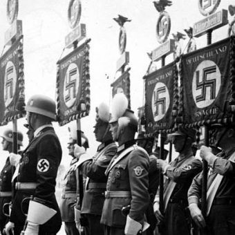 Naziści rozwinęli prawdziwą obsesję na punkcie rasowej czystości. Z biegiem lat przybierała ona na sile. Naziści rozwinęli prawdziwą obsesję na punkcie rasowej czystości. Z biegiem lat przybierała ona na sile.