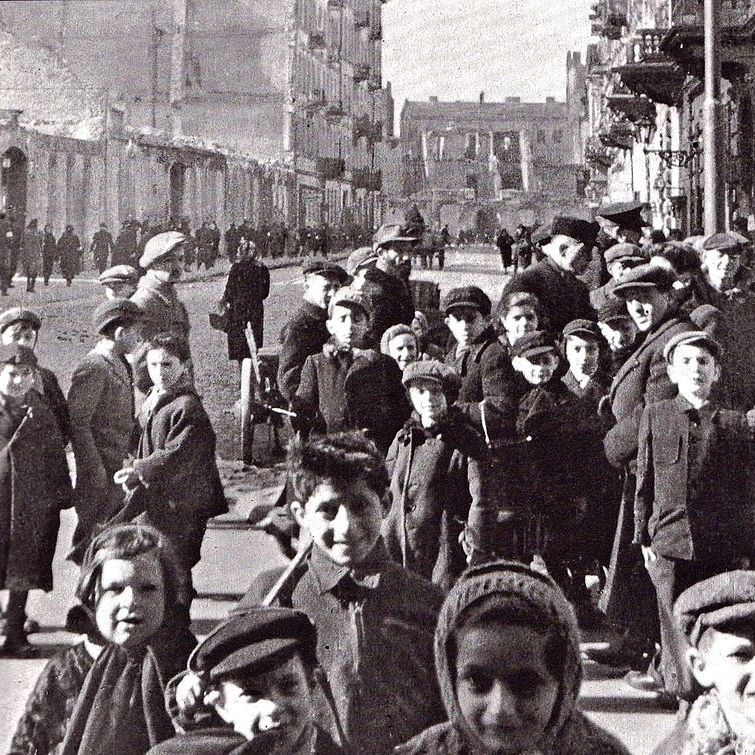 Przeludnienie, głód i choroby. Takie warunki panowały w gettach. Gdyby nie pomoc Polaków, żadne żydowskie dziecko nie przetrwałoby nazistowskiej okupacji.