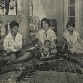 Rita Gorgonowa w środku. (fot. domena publiczna)