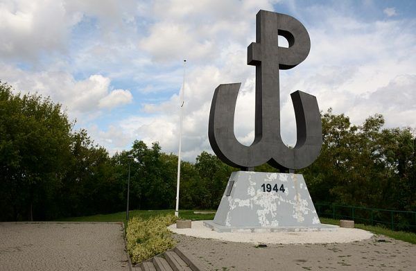 Na Czerniakowie terror siał gang samozwańczego kapitana "Sępa". Na Czerniakowie terror siał gang samozwańczego kapitana "Sępa".