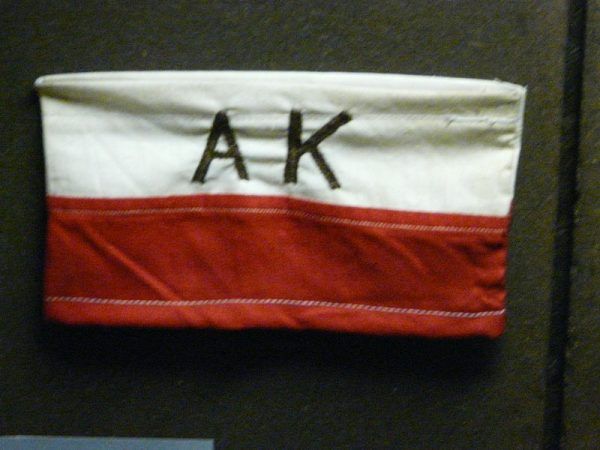 Zbrodni dokonali ochotnicy. Znalazło się ich aż ośmiu... Zbrodni dokonali ochotnicy. Znalazło się ich aż ośmiu...