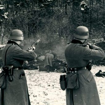 Egzekucja Polaków w Bochni niedaleko Krakowa. 18 grudnia 1939 roku. Egzekucja Polaków w Bochni niedaleko Krakowa. 18 grudnia 1939 roku.