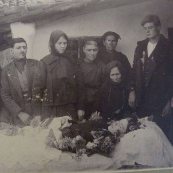 Gang jednonogich morderców bezlitośnie truje swoje ofiary. Zdjęcie poglądowe. Gang jednonogich morderców bezlitośnie truje swoje ofiary. Zdjęcie poglądowe.