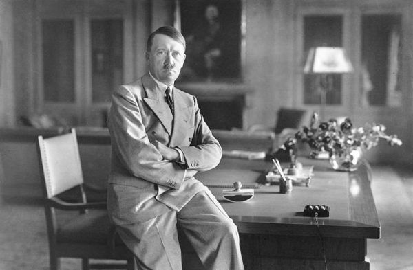 Hitler darzył Susannę Renzetti ogromną sympatią. Hitler darzył Susannę Renzetti ogromną sympatią.