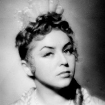 Kalina Jędrusik w 1952 roku (fot. Edward Hartwig, lic. domena publiczna)