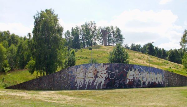 Monument upamiętniający rzekome miejsce bitwy z 972 roku