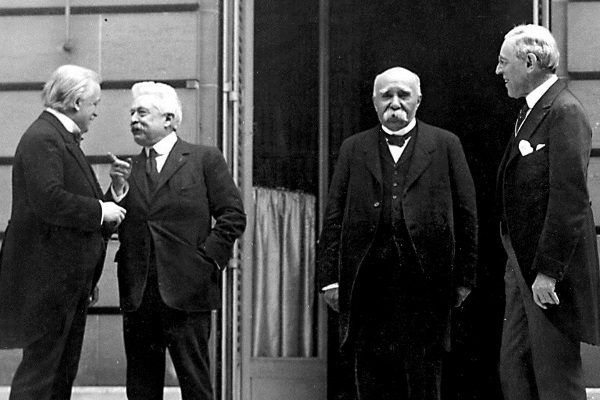 Ton paryskim obradom nadawała tak zwana Wielka Czwórka: David Lloyd George, Vittorio Orlando, Georges Clemenceau i Woodrow Wilson.
