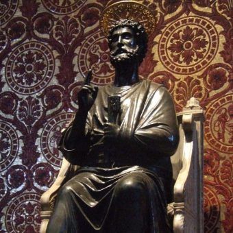 Przez stulecia wierzono, że święty Piotr został pochowany w Watykanie. Czy to prawda? Przez stulecia wierzono, że święty Piotr został pochowany w Watykanie. Czy to prawda?