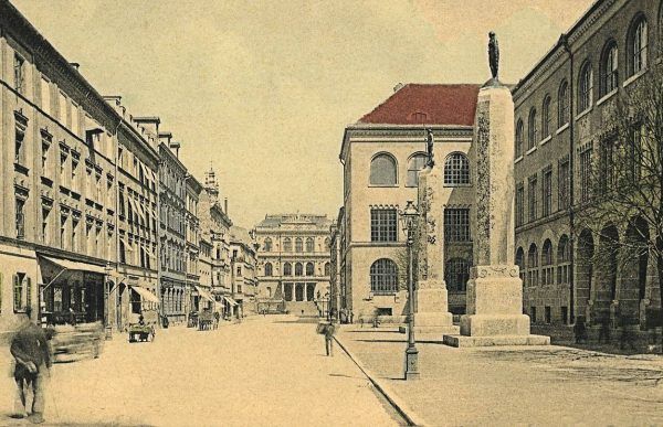 Mengele był absolwentem Uniwersytetu Monachijskiego.