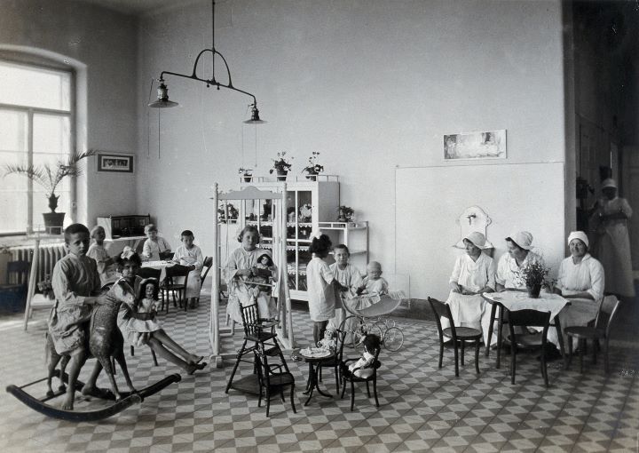 Sala zabaw w Szpitalu Dziecięcym. 1921 rok