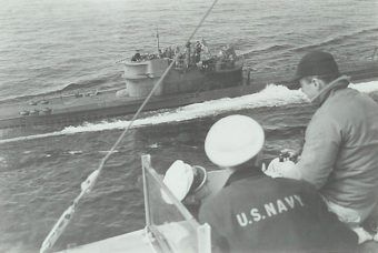 Poddanie się U 234. Zdjęcie wykonano z pokładu USS