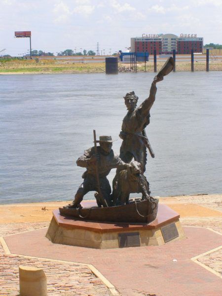 Pomnik Lewisa i Clark nad Mississippi w St. Louis.
