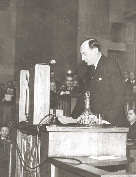 Józef Beck wygłaszający przemówienie w Sejmie 5 maja 1939