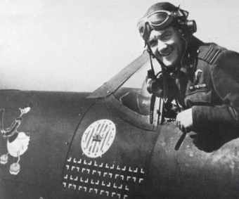 Jan Zumbach, ps. „Kaczor Donald”, „Johan” – podpułkownik dyplomowany pilot Wojska Polskiego, podpułkownik Królewskich Sił Powietrznych