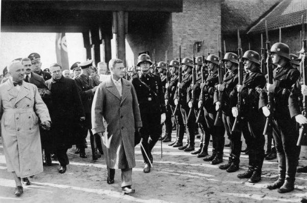 Książę Edward w nazistowskim ośrodku szkoleniowym koło Złocieńca