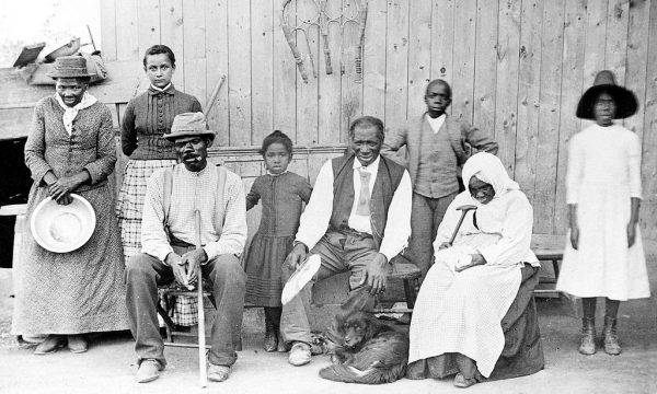Harriet Tubman z rodziną i uratowanymi niewolnikami.