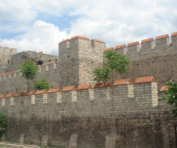 Zrekonstruowany fragment Murów Teodozjusza przy bramie Selymbria