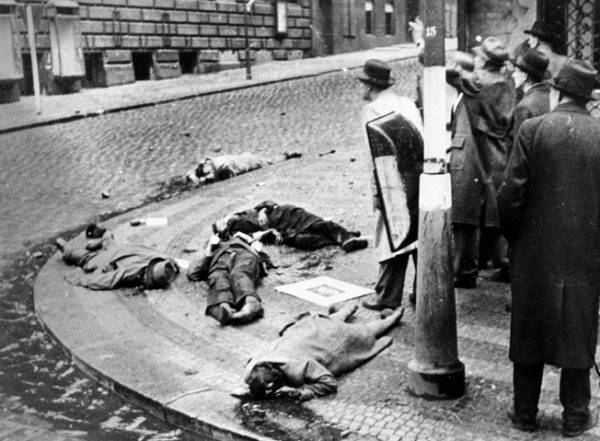 Dopiero w ostatnim roku wojny Czesi zdecydowali się znowu podnieść rękę przeciwko Niemcom, wszczynając trwające od 5 do 9 maja powstanie praskie.