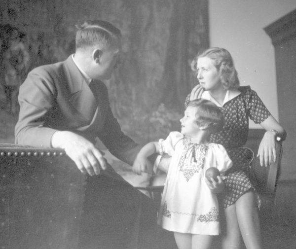 Führer chronicznie nie znosił obnażania się przed obcymi i nawet on, jako lekarz, nie miał okazji oglądać go nagiego.