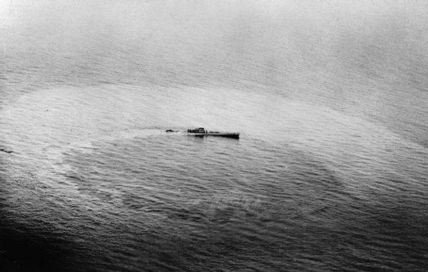 U-booty „bojowe” były na morzu zaopatrywane przez okręty „dostawcze”, zwane Milchkühe (mleczna krowa).
