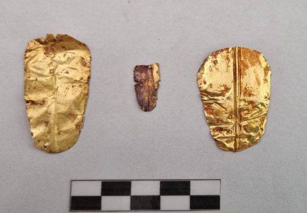 Członków hiszpańskiej ekspedycji badawczej z Uniwersytetu w Barcelonie zaskoczył fakt, że mumie mają języki ze złota.