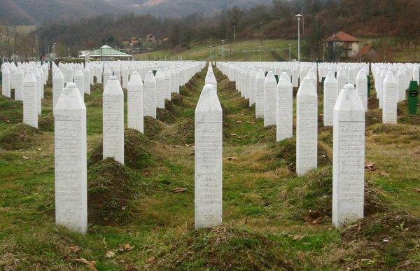 Oficjalnie mówi się o ok. 8000 ofiar masakry w Srebrenicy