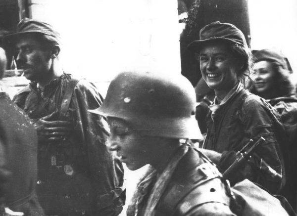 W lutym 1944 roku, w liczbie 68 dziewczęta stanowiły niemal 30% batalionu. W czerwcu do walki z Niemcami szykowało się ich 91 (20,7%). 
