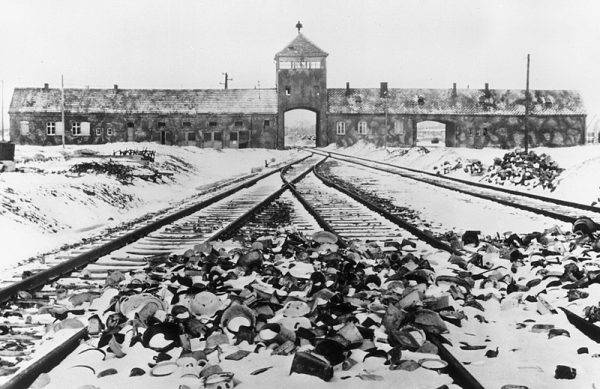 Když na konci roku 1941 Němci zahájili velkou expanzi Birkenau (Auschwitz II) a zahájili masové vyhlazování Židů, rozšířilo se spiknutí tábora i do tohoto nového tábora.