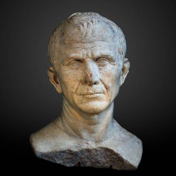 W październiku 2007 roku francuscy archeolodzy eksplorujący koryto Rodanu w Arles wyciągnęli z rzeki marmurową głowę. Czy przedstawia Juliusza Cezara?
