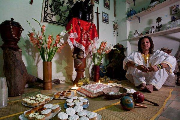 Santería: Correcting the Myths and Uncovering the Realities of a Growing  Religion