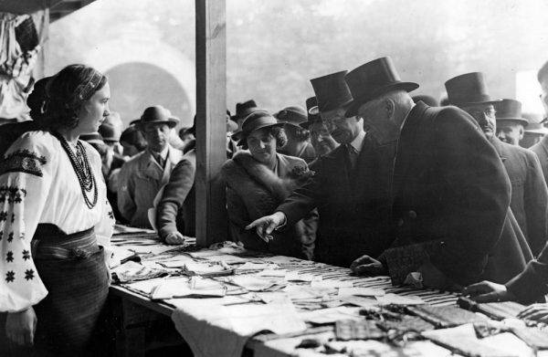 Przedstawiciele elit i działacze społeczni w pewnym momencie wpadli na „genialny” pomysł, by z lnu uczynić towar „eksportowy” polskiej wsi.