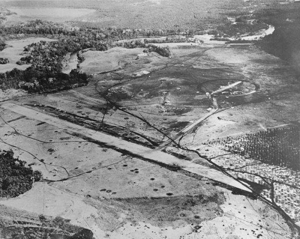 Lotnisko Hendersona na Guadalcanal.