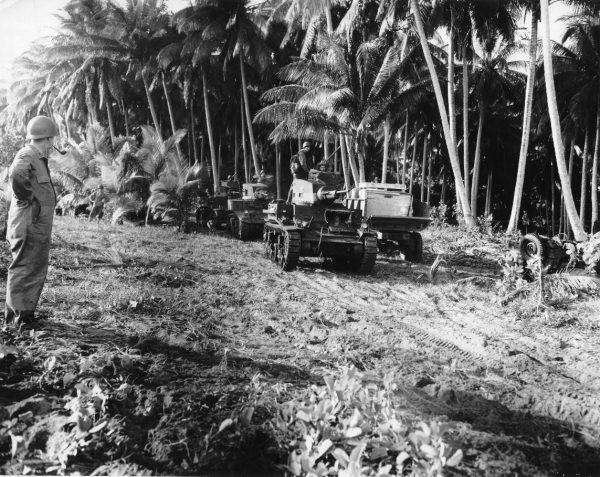 Amerykańskie lekkie czołgi na Guadalcanal.