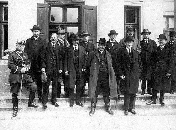 Trzeci rząd Wincentego Witosa tuż po zaprzysiężeniu, 1926 rok.
