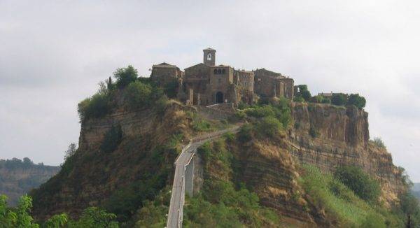 Bagnoregio – starożytne miasto w Italii założone przez Etrusków w VI w. p.n.e.