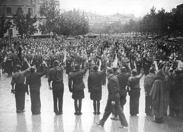 Członkowie Falangi w Saragossie w 1936 roku.