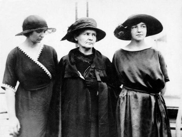 Marie Skłodowska-Curie i córki