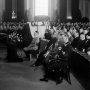Adolf Hitler w czasie mszy żałobnej za duszę Józefa Piłsudskiego w berlińskiej katedrze św. Jadwigi