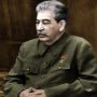 Stary i schorowany Stalin na fotografii wykonanej cztery miesiące przed jego śmiercią. <a href="http://www.znak.com.pl/ciekawostkikartoteka,ksiazka,7352,Stalin Nowa biografia?utm source=ciekawostkihistoryczne.pl&utm medium=art&utm content=100mln&utm campaign=Stalin032016& ga=1.196622188.1730204201.1453929821" target=" blank">Zdjęcie z książki „Stalin. Nowa biografia” (Znak Horyzont 2016)</a>. Koloryzacja: Rafał Kuzak.